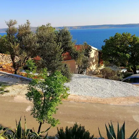 בית נופש House Anica *