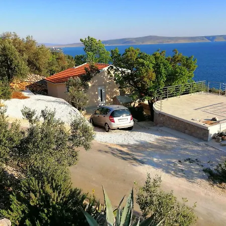 בית נופש House Anica *